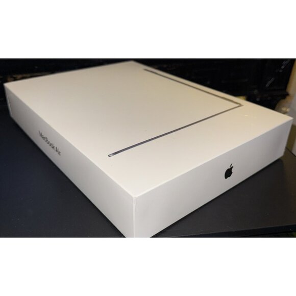 Apple MacBook Air M4 Chip 16GB 256GB 13-inch Model A3240 EMPTY BOX ONLY - Picture 7 of 10